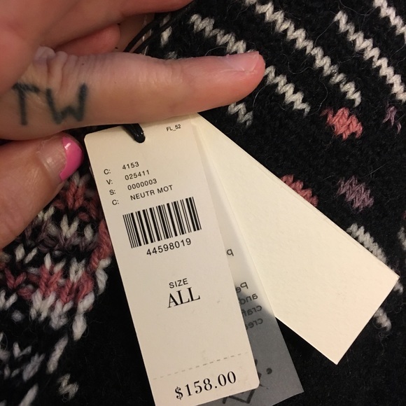 SOLD❌NWT-ANTHROPOLOGIE-Gorgeous scarf made in Peru - Picture 6 of 7